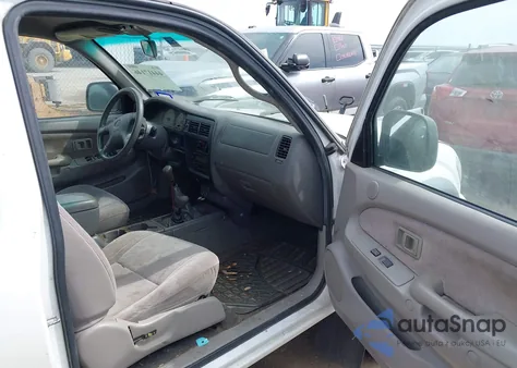 2001 Toyota Tacoma z USA, uszkodzony, nr VIN 5TEWM72N31Z830232